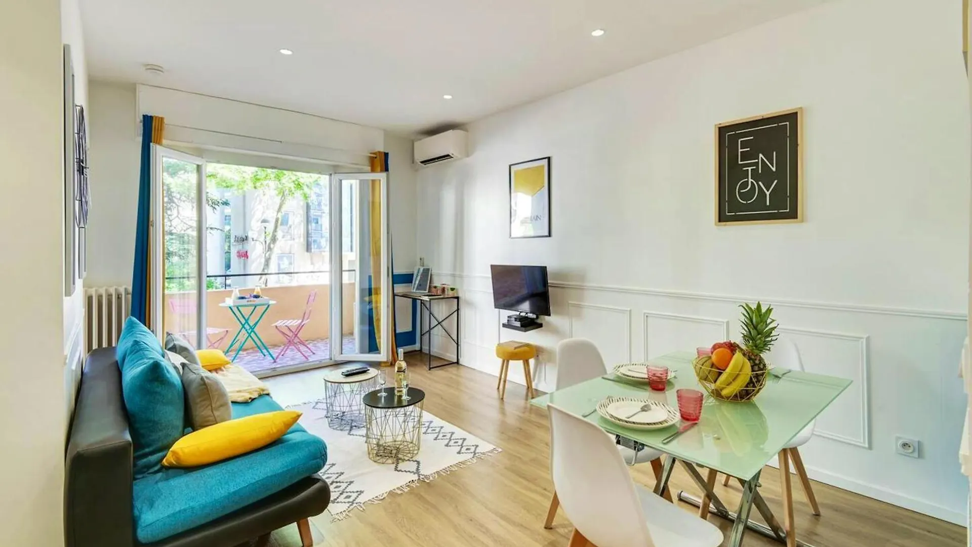 Apartment Appartement Confortable Terrasse Avec Vue Ville Cannes 35 M² France